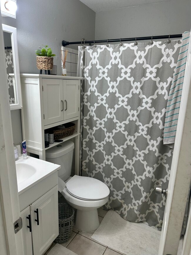 Building Photo - 106 Stockfleth St