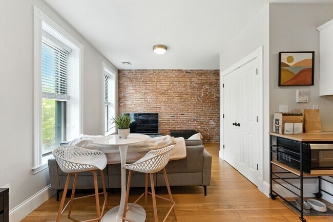 Photo - 19 Medford St Unit U2