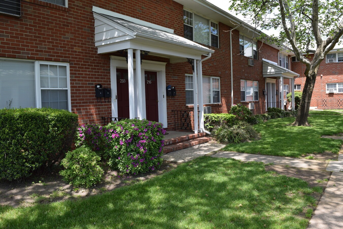 Photo - Madison Arms Apartments