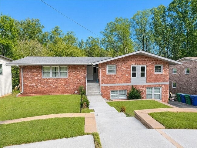 Building Photo - 995 Fleetwood Cir SW