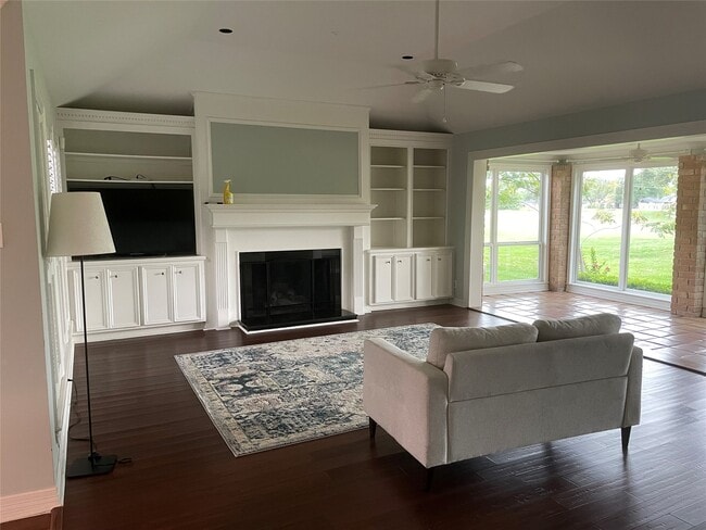 Photo - 314 Fox Briar Ln