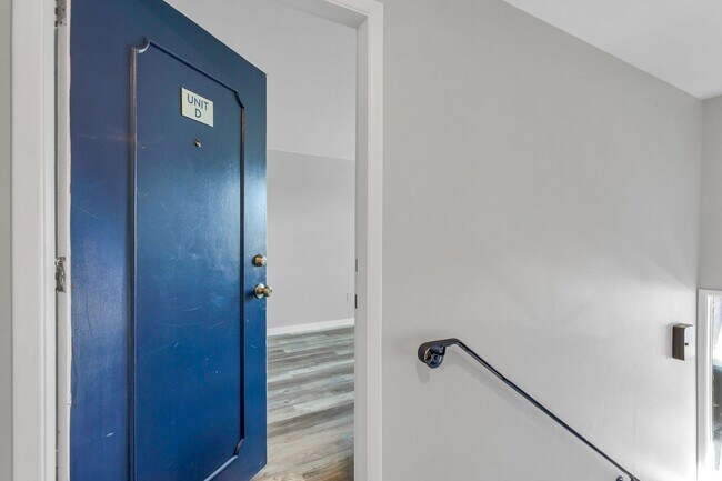 Photo - 2 Bed, 1 Bath Condo in the Goldsmith Neighborhood! Unidad #D