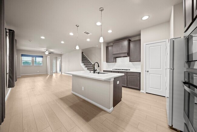 Photo - 17214 Broadleaf Oak Dr