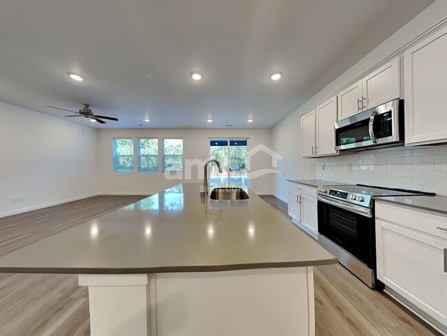 Photo - 8922 50th Ave SE