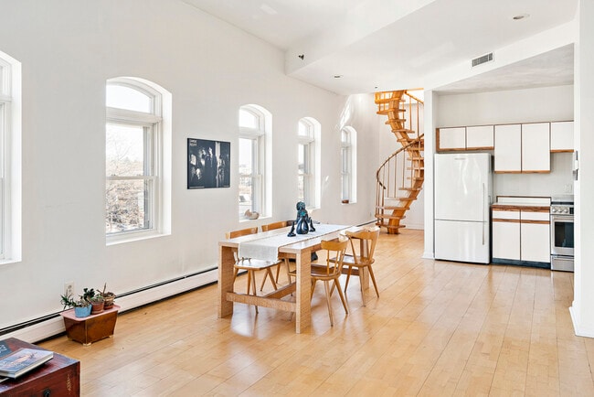 Photo - 37 Winnisimmet St Unit 8