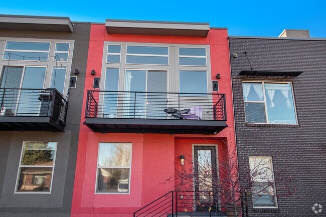 Building Photo - Modern Townhome Located in Denver's Skylan...