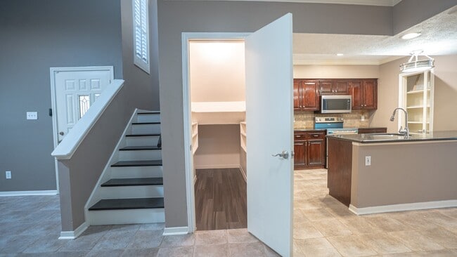 Photo - 928 Memorial Village Dr Unit 22