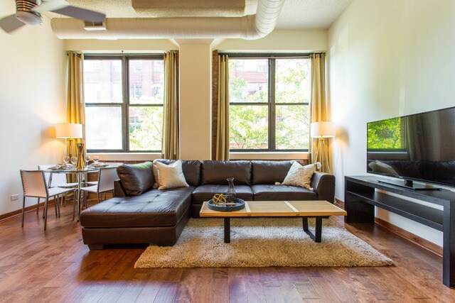 Photo - 812 W Van Buren St Unidad 2D