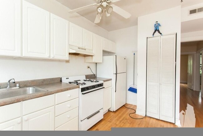 Photo - 1941 W Winnemac Ave