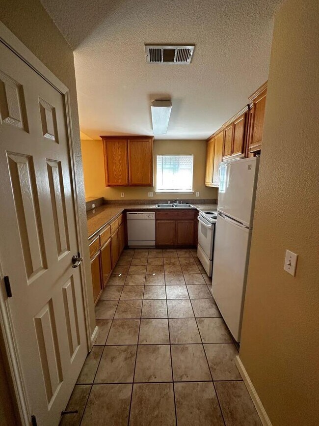 Photo - 359 Acacia St