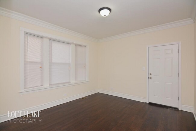 Photo - 2133 N Springfield Ave Unidad 1R