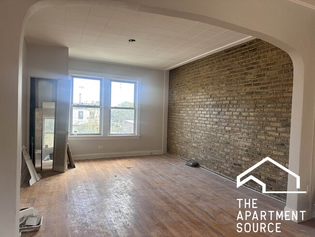 Building Photo - 1307 N Lawndale Ave Unit 2R