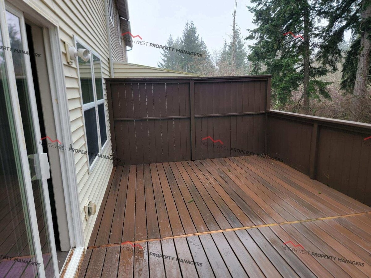 Photo - STATUS: AVAILABLE | R256 | $2765