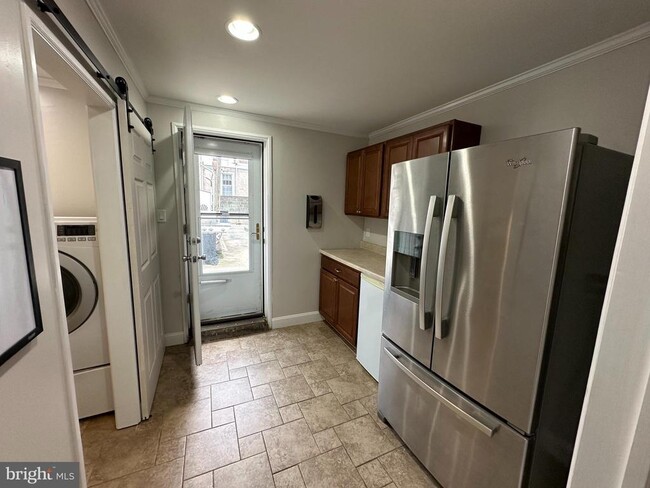 Photo - 2705 E Somerset St