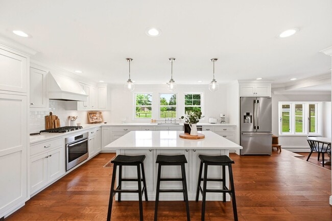 Photo - 4BR Modern Farmhouse w/ Flatirons Views