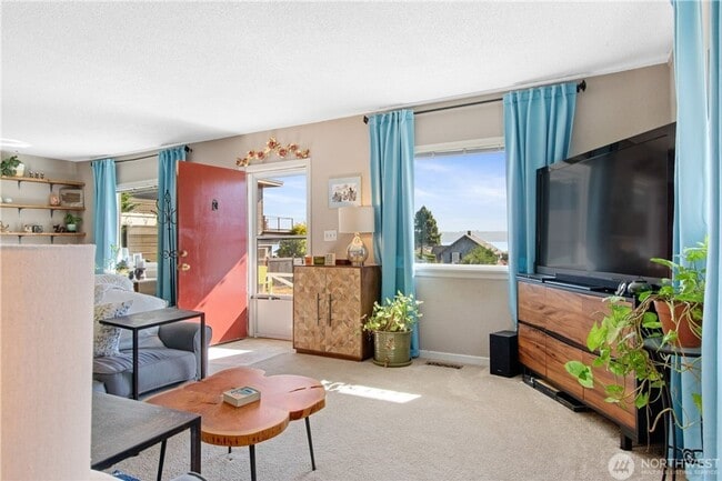 Photo - 4 bedroom home in one of Tacoma's most cov...