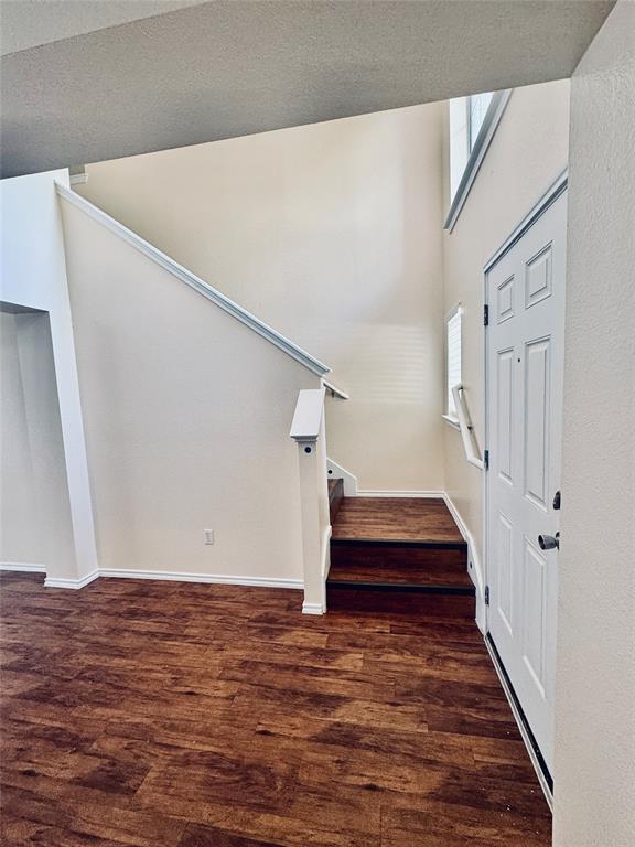 Photo - 303 Wegstrom St