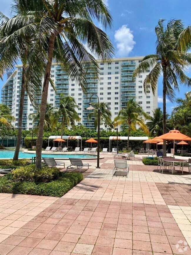 Building Photo - 19380 Collins Ave Unit 327 Rental