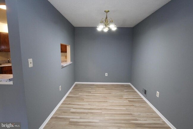 Photo - 8 Joyner Ct
