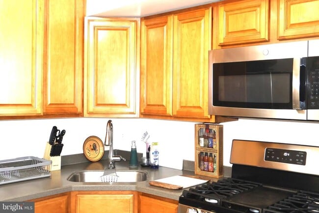 Photo - 5934 Mayflower Ct