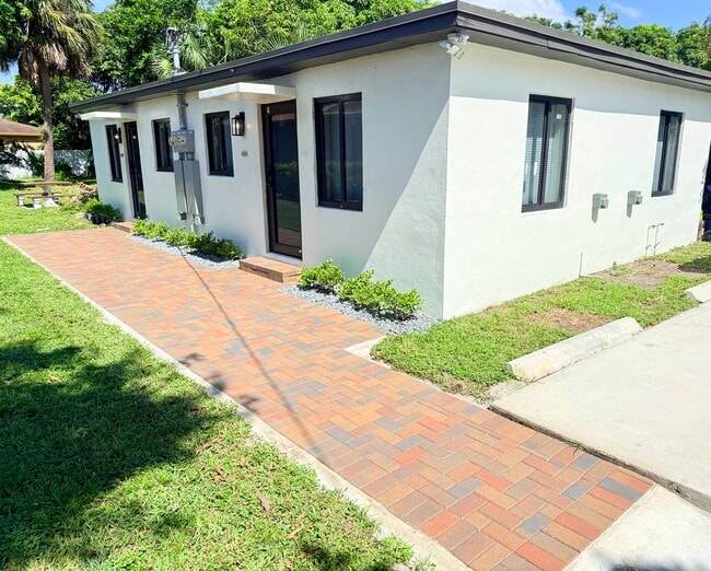 Building Photo - 607 NW 15th Ave Unit 607