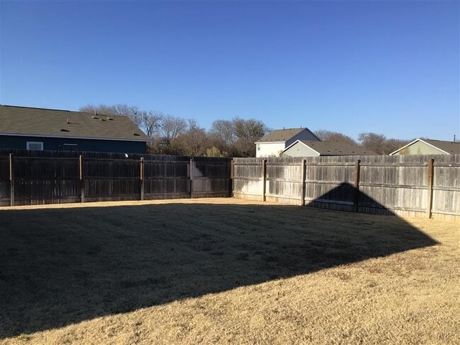 Photo - 900 Piney Cove