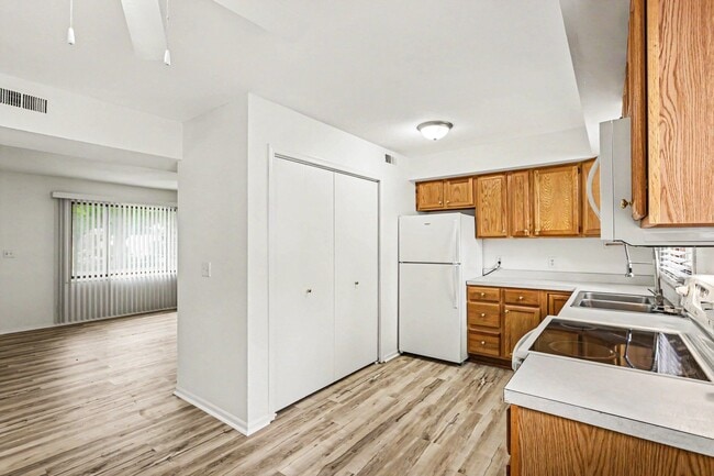 Photo - 4435 N 68th St Unidad 4435