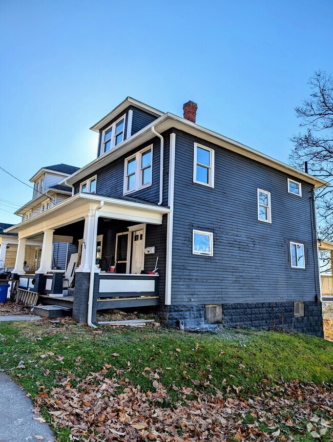 Building Photo - 298 Linden Ave Rental