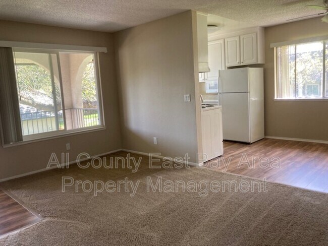 Photo - 1674 Cordoba St