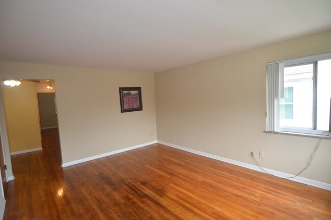 Photo - 4247 North Ave Unit 3
