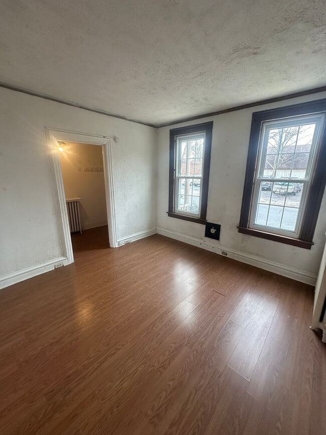 Photo - 218 S 6th St