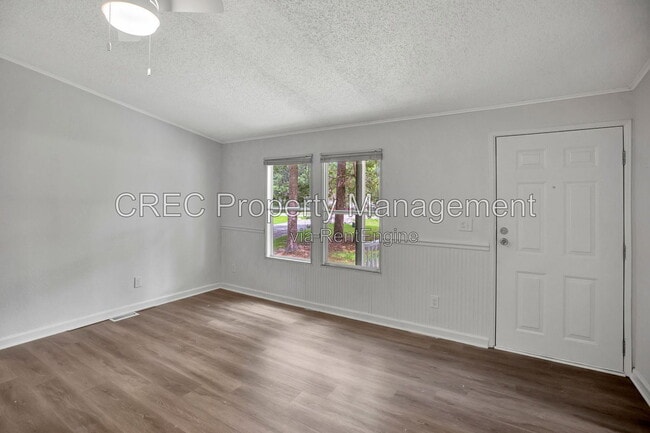Photo - 405 Vine St