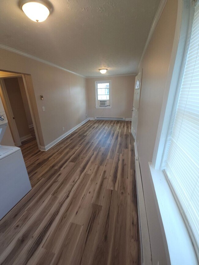 Photo - Newly Remodeled Cottage near downtown, walk to Kardinal Hall, Sticks & Health Food Store!