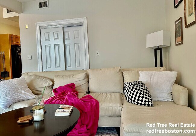 Photo - 1942 Beacon St Unit 1