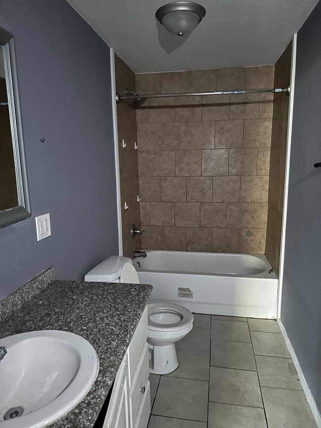 Photo - 1619 Cherry St