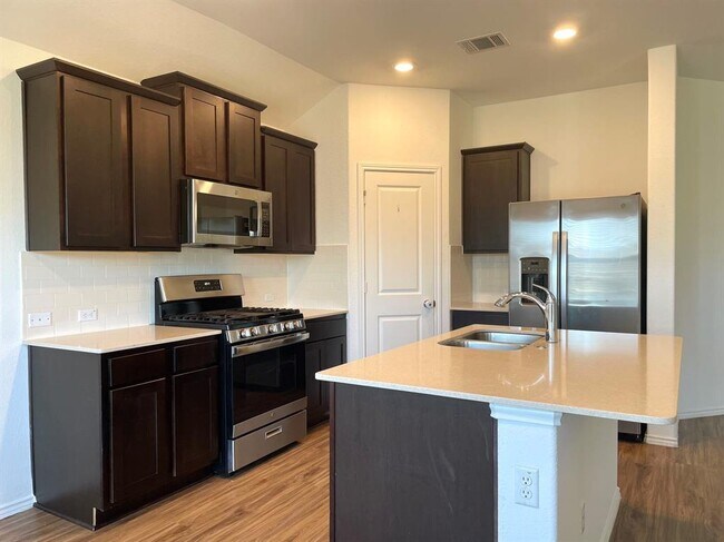 Photo - 207 Coventry Dr