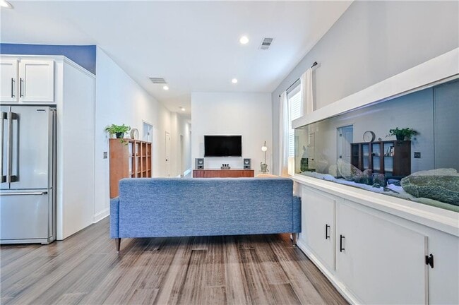 Photo - 817 Beryl St SW
