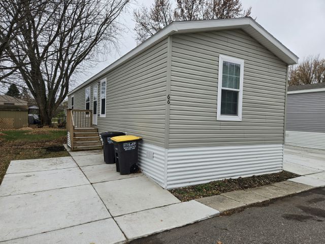 Building Photo - 66 Knoll Ln