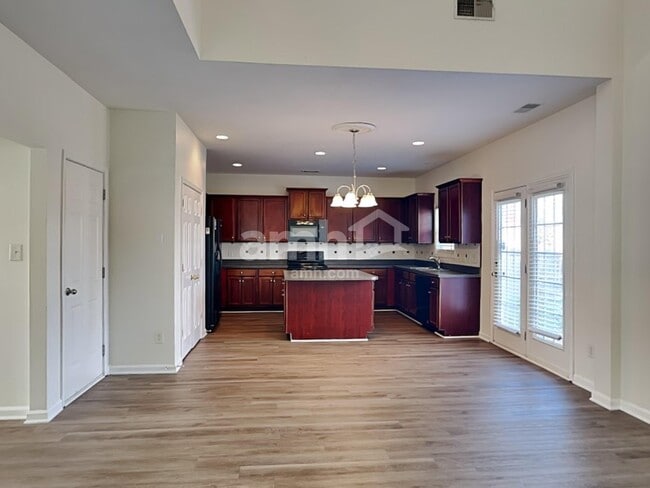 Photo - 1361 Pondhaven Dr