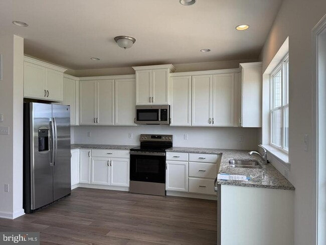 Building Photo - 748 Rosler Wy