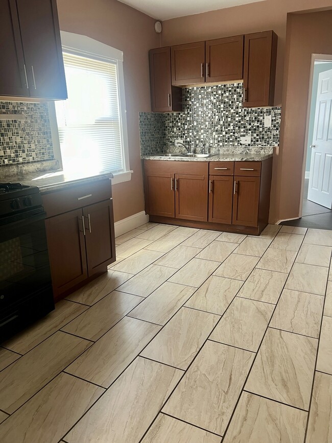 Photo - 47 S 20th Ave