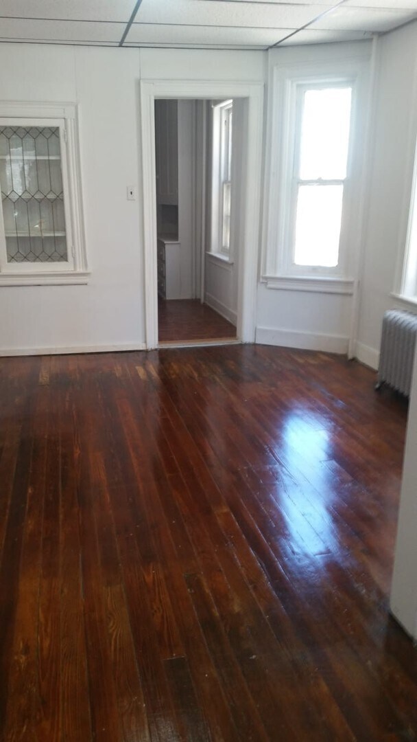 Photo - Large home for family!