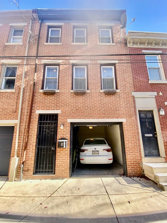 Photo - 761 S Mole St