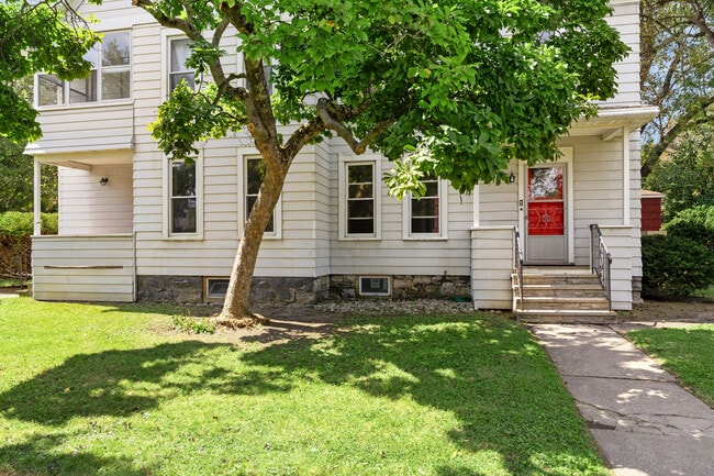 Photo - 115 E Yates St Unit 1