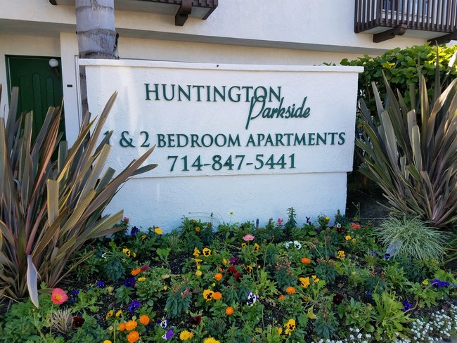 Huntington Parkside - Huntington Parkside Apartments