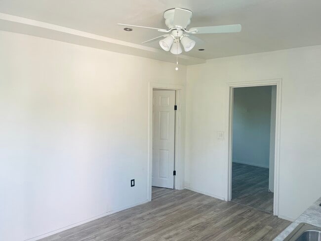 Photo - 18548 Arminta St