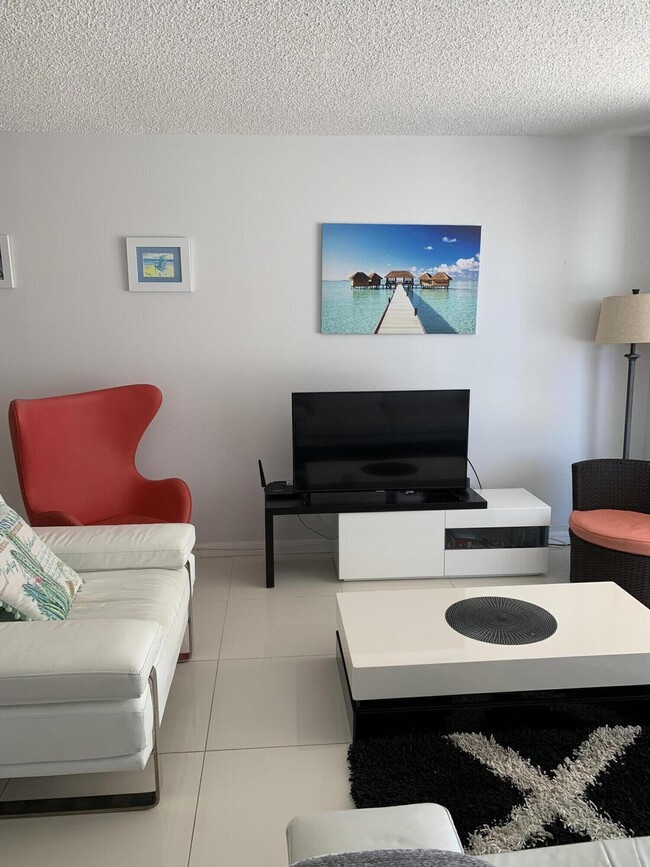 Photo - 101 Briny Ave Unidad 806