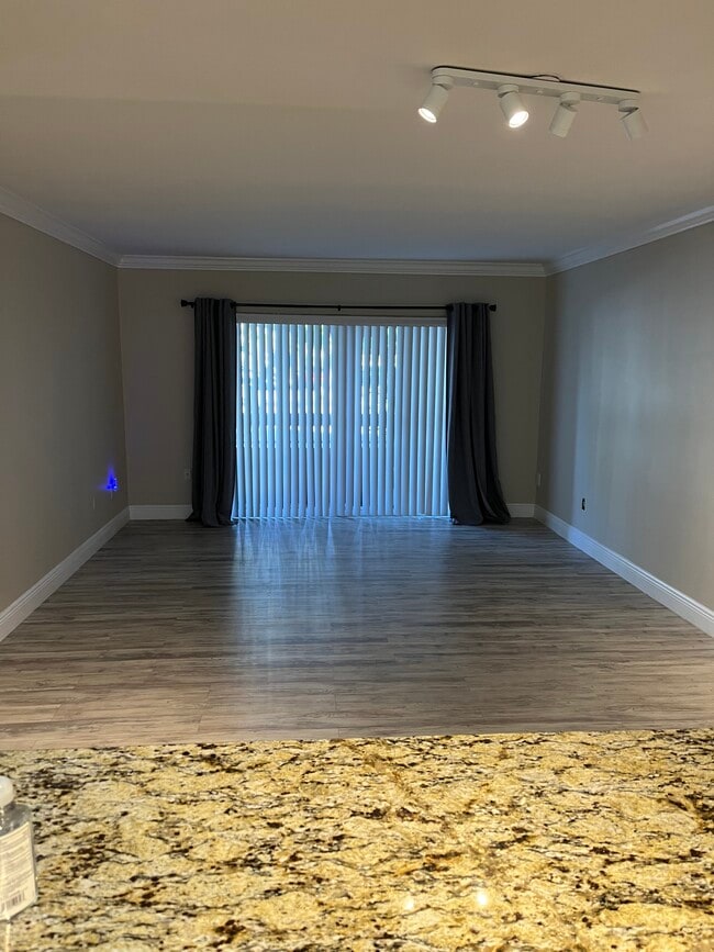 Building Photo - 7810 Camino Real Unit I 106