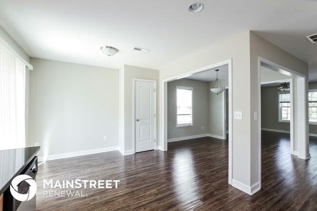 Photo - 508 Rogers Lake Rd E