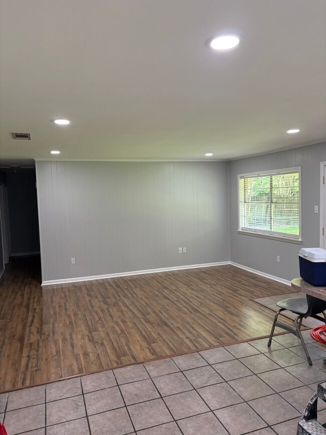 Photo - 16922 Dahlgren Ave